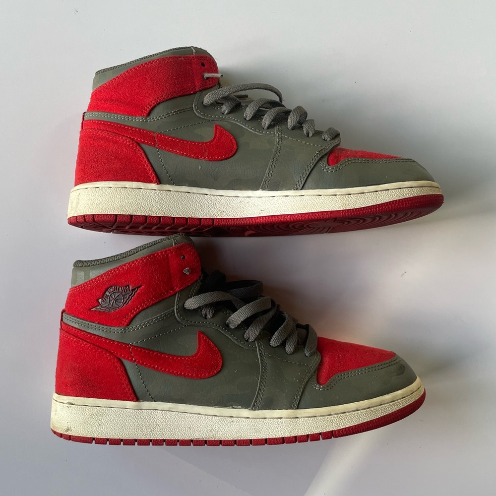 AIR JORDAN 1 RETRO HI PREM BG 'BRED CAMO' sneaker red & gray size 7Y
